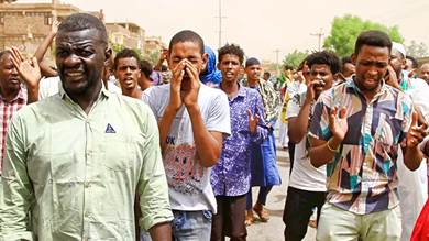 مطاردة محتجين في الخرطوم تنتهي بدهس طفلة ومقتلها